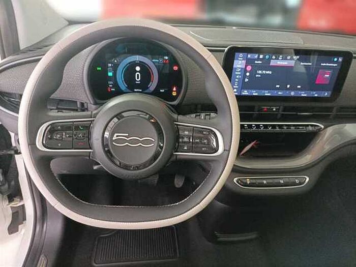 Fiat 500e La Prima Leder Navi Rückfahrkamera Panorama LED