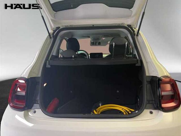 Fiat 500e Klimaautomatik Verkehrschilderkennung