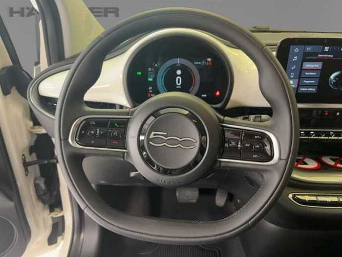 Fiat 500e Klimaautomatik Verkehrschilderkennung