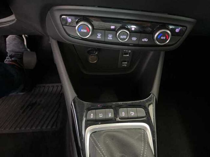 Opel Crossland X Ultimate*130Ps*Navi*Alcantara*LED*PDC*SHZ*Carplay*uvm.