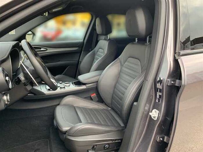 Alfa Romeo Stelvio 2.0 T Q4 Veloce LED PDC Kamera ACC Leder Navi Sitzheizung