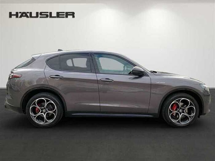 Alfa Romeo Stelvio 2.0 T Q4 Veloce LED PDC Kamera ACC Leder Navi Sitzheizung
