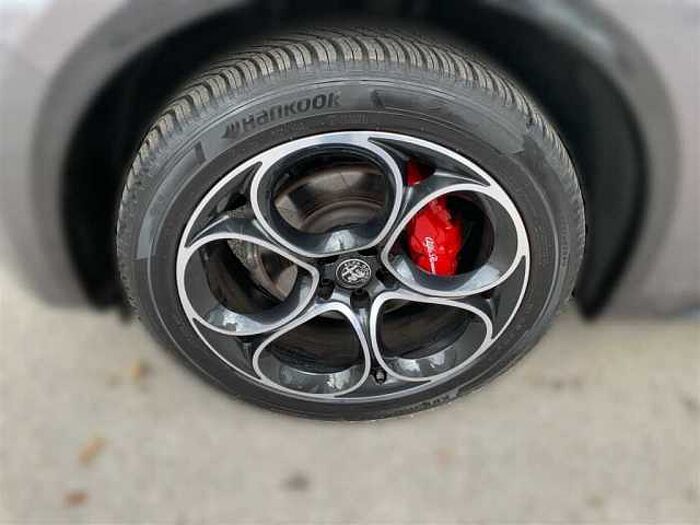 Alfa Romeo Stelvio 2.0 T Q4 Veloce LED PDC Kamera ACC Leder Navi Sitzheizung