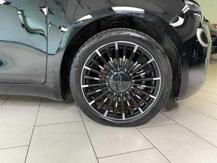 Fiat 500e la prima Leder Navi Panoramadach LED Kamera