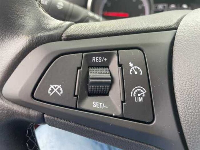 Opel Astra Sports Tourer Edition 1.4 Automatik*Navi*Sitz-u.Lenkradheizung*PDC*Bluetoo