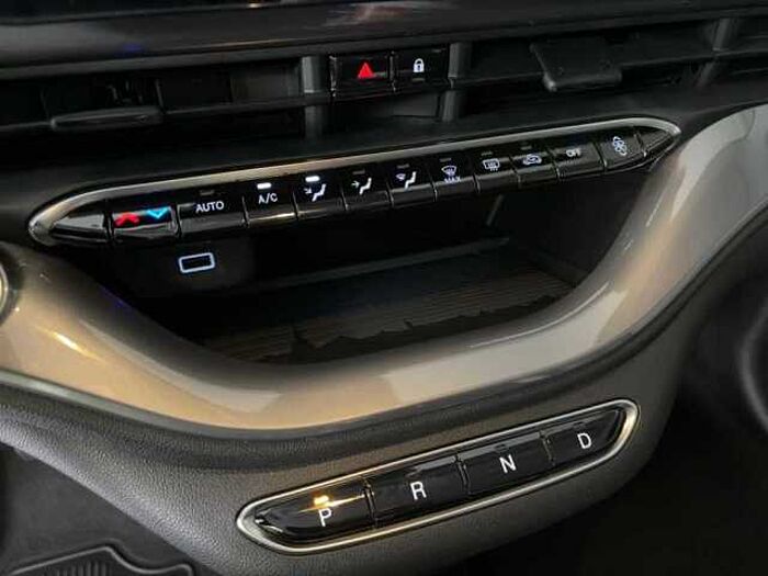 Fiat 500e Neuer 500 3+1 Kamera Sitzheizung DAB Navi PDC