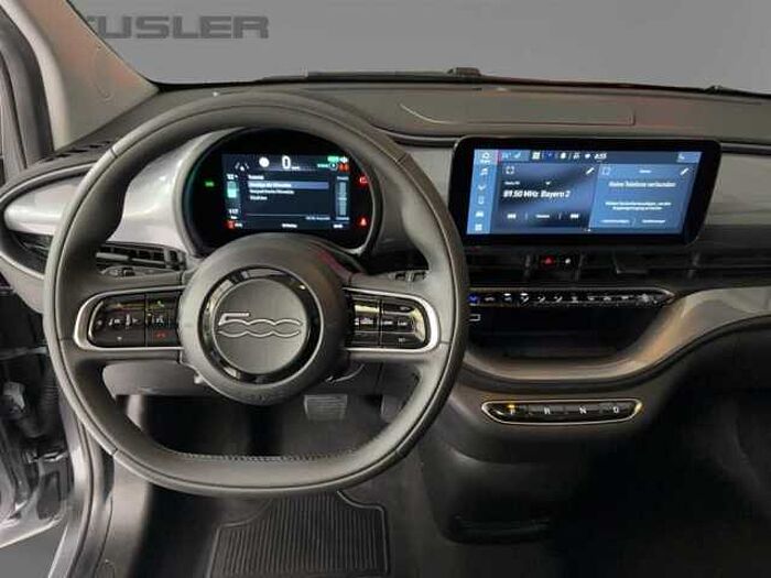 Fiat 500e Neuer 500 3+1 Kamera Sitzheizung DAB Navi PDC