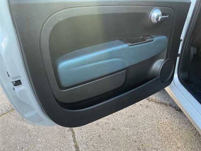 Fiat 500 1.0 Hybrid Launch Edition Glasdach PDC CarPlay Tempomat