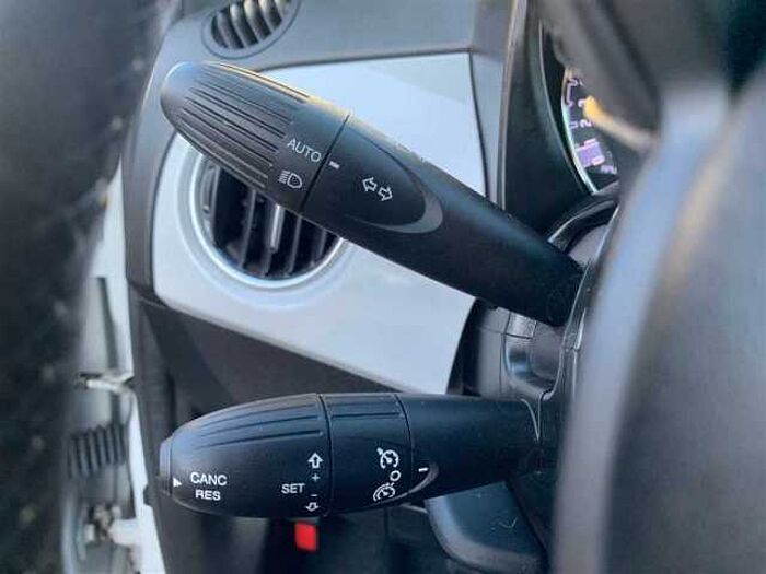 Fiat 500 1.0 Hybrid Launch Edition Glasdach PDC CarPlay Tempomat