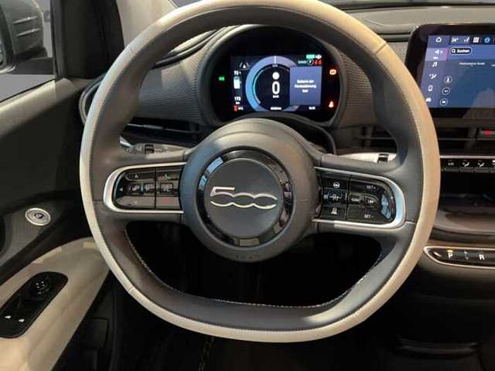 Fiat 500 Elektro Cabrio 'la Prima' *Kamera*PDC*Navi*Leder*Sitzheizung*Abstandstempoma