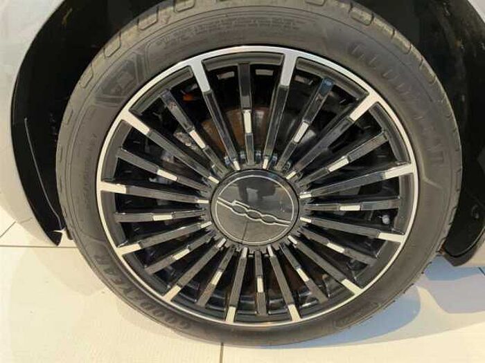 Fiat 500 Elektro Cabrio 'la Prima' *Kamera*PDC*Navi*Leder*Sitzheizung*Abstandstempoma