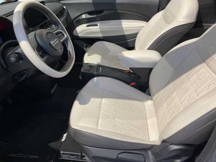 Fiat 500 Elektro Cabrio 'la Prima' *Kamera*PDC*Navi*Leder*Sitzheizung*Abstandstempoma