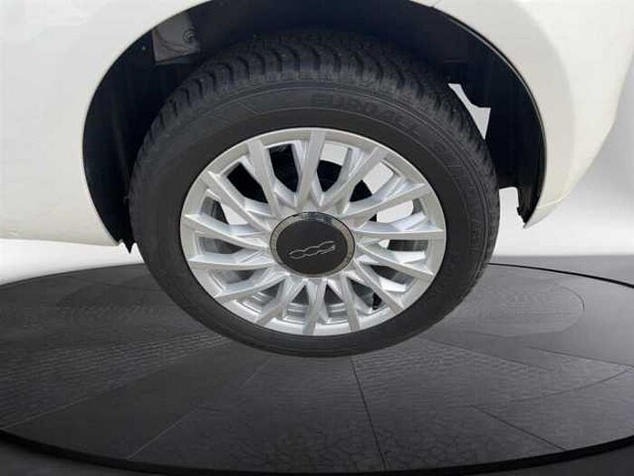 Fiat 500 DolceVita mit Glasdach*PDC*Klima