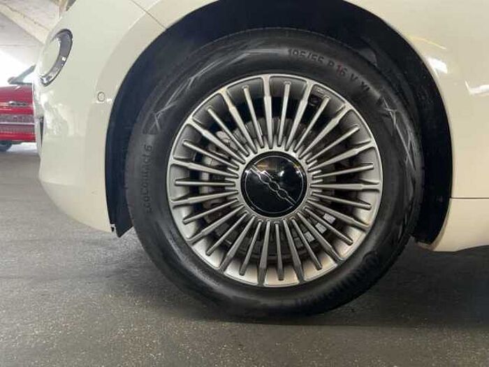 Fiat 500e Cabrio Rückfahrkamera Sitzheizung Einparkhilfe