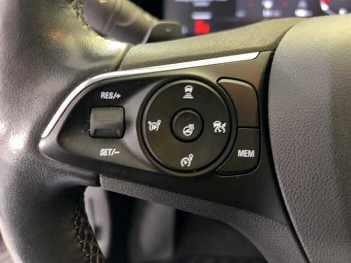 Opel Grandland X Ultimate 1.6 Automatik Leder Standheizung Kamera