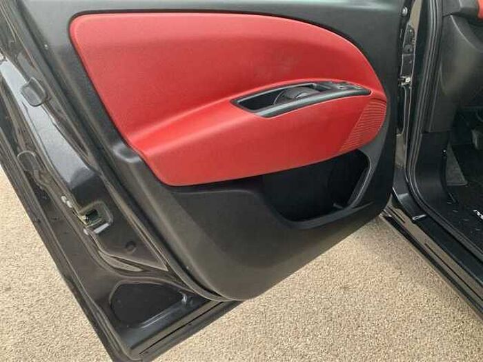 Fiat Doblo 1.4 Turbo 7-Sitzer Sitzheizung Klimaautomatik CarPlay