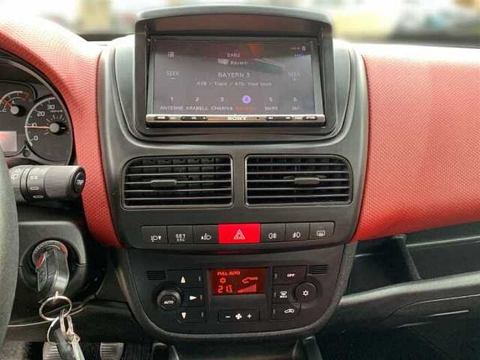 Fiat Doblo 1.4 Turbo 7-Sitzer Sitzheizung Klimaautomatik CarPlay