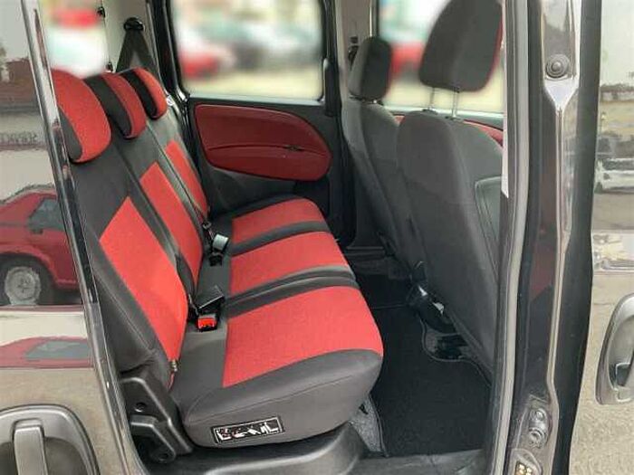 Fiat Doblo 1.4 Turbo 7-Sitzer Sitzheizung Klimaautomatik CarPlay