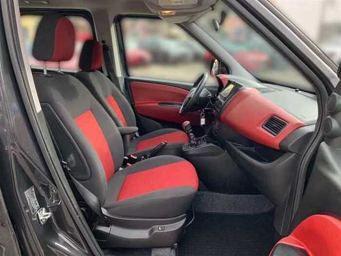 Fiat Doblo 1.4 Turbo 7-Sitzer Sitzheizung Klimaautomatik CarPlay