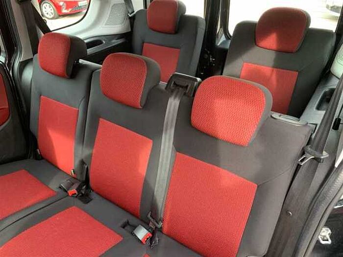 Fiat Doblo 1.4 Turbo 7-Sitzer Sitzheizung Klimaautomatik CarPlay