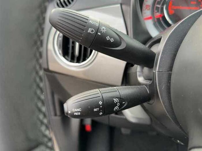 Fiat 500 Dolcevita *Panoramadach* *Klimaautomatik* *CarPlay* *PDC*