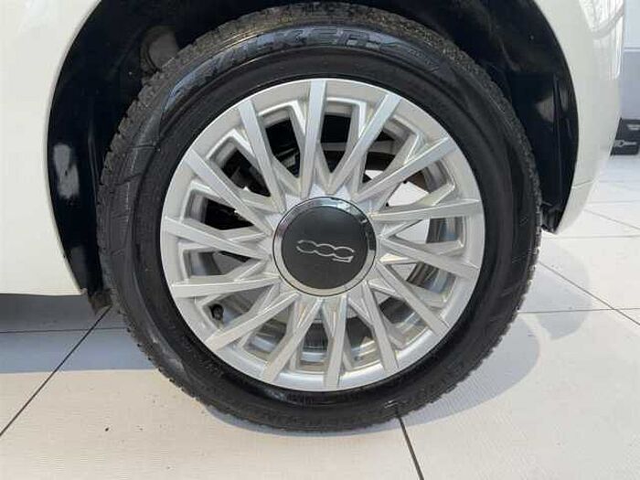 Fiat 500 Dolcevita *Klima* *Panoramadach* *PDC* *CarPlay* uvm.