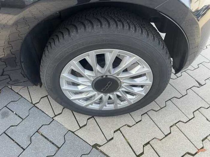 Fiat 500 Dolcevita*Navi*Panorama*PDC*Tempomat*Carplay*uvm.