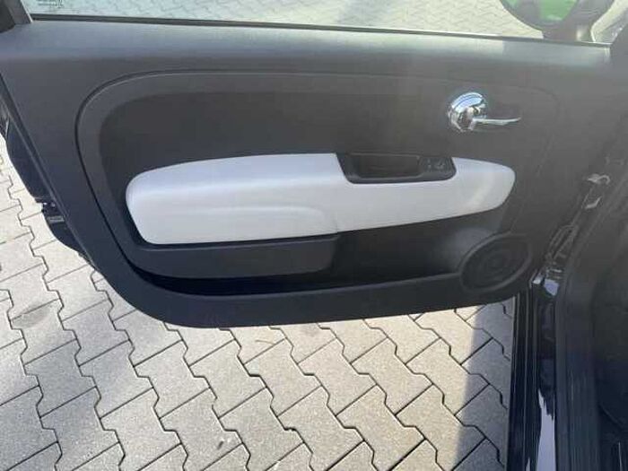 Fiat 500 Dolcevita*Navi*Panorama*PDC*Tempomat*Carplay*uvm.