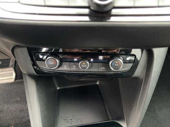 Opel Corsa Ultimate 1.2 Automatik*Sitz-u.Lenkradheizung*Navi*Keyless*Kamera*PDC*Isofi