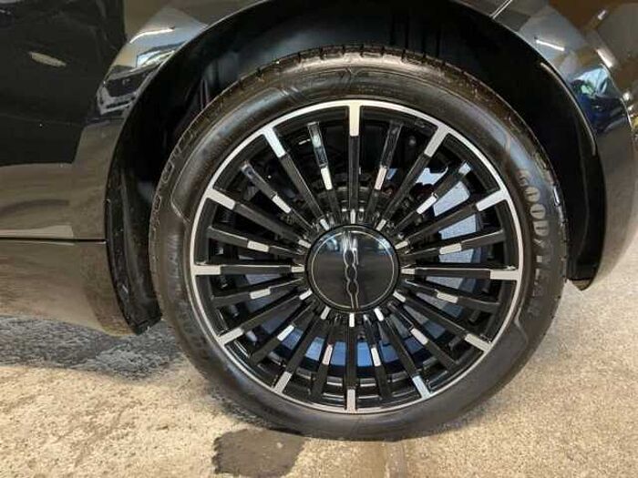 Fiat 500e Cabrio 'la Prima' PDC Rückfahrkamera Navi LED