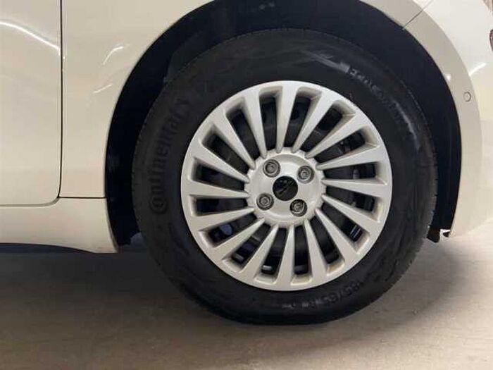 Fiat 500e Neuer 500 Kamera PDC Klimaautomatik Sitzheizung