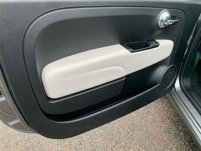 Fiat 500 1.0 Hybrid Dolcevita PDC Glasdach CarPlay Tempomat