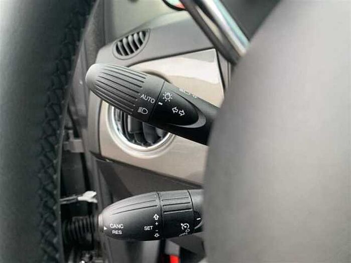 Fiat 500 1.0 Hybrid Dolcevita PDC Glasdach CarPlay Tempomat