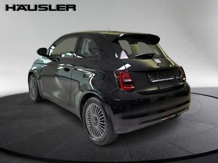 Fiat 500e Icon Sitzheizung Einparkhilfe Navi CarPlay