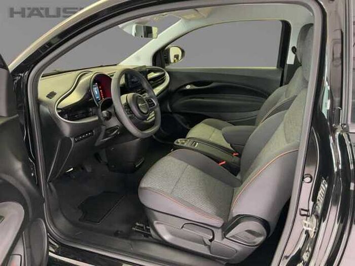 Fiat 500e Icon Sitzheizung Einparkhilfe Navi CarPlay