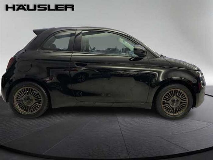 Fiat 500e Icon Sitzheizung Kamera Navigation CarPlay