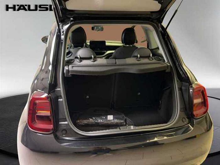 Fiat 500e Icon Sitzheizung Kamera Navigation CarPlay