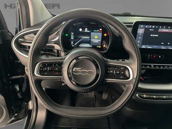 Fiat 500e Icon Sitzheizung Einparkhilfe Kamera Navi CarPlay