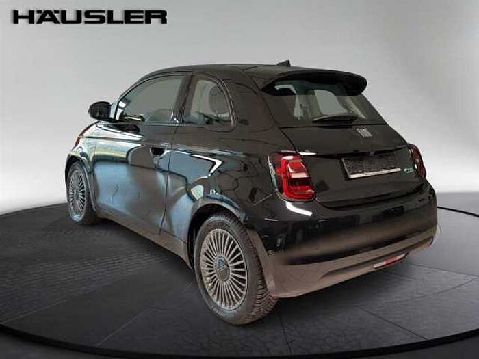 Fiat 500e Icon Sitzheizung Einparkhilfe Kamera Navi CarPlay