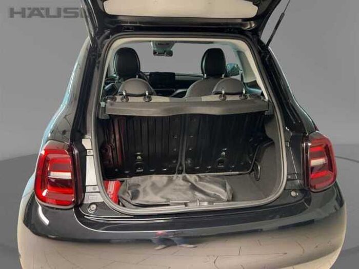 Fiat 500e Icon Sitzheizung Einparkhilfe Kamera Navi CarPlay