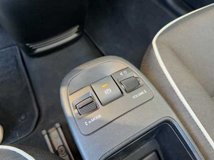 Fiat 500 Cabriolet*Tempomat*UConnect*Klima*AppleCarplay*