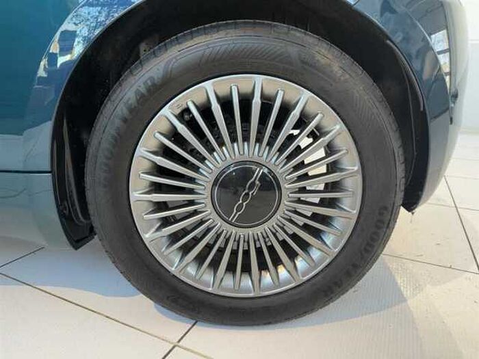 Fiat 500 42kw/h 3-Phasen-Charger *Kamera* *Parksensoren* *Klima* *Lichtsensor* *Tote-