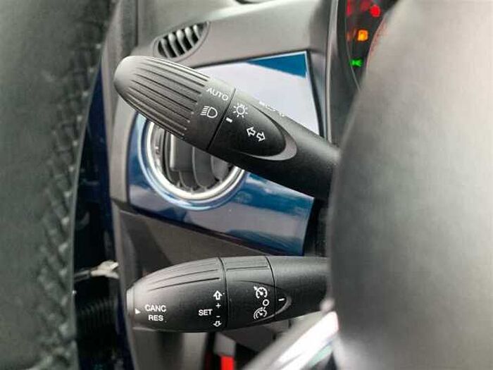 Fiat 500 1.0 Hybrid Dolcevita PDC Glasdach CarPlay Tempomat