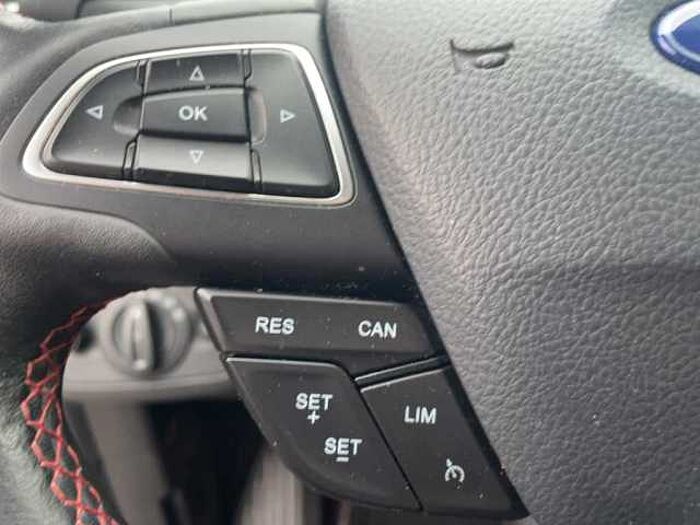 Ford Kuga ST-Line Allrad Automatik Anhängerkupplung*Navi*Kamera*PDC*Isofix*Sitzheizun