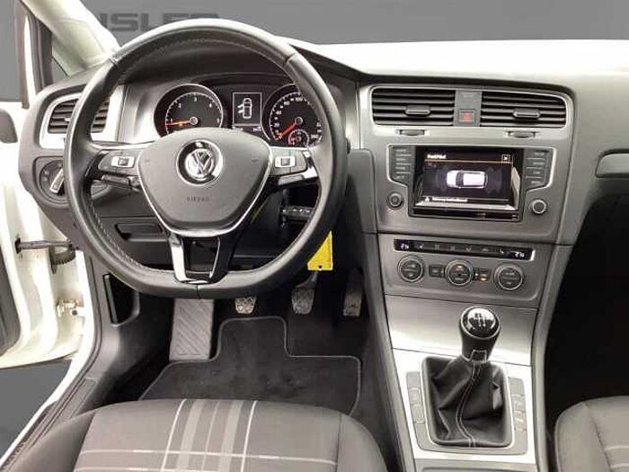 Volkswagen Golf 7 1.6TDI Lounge *Parksensoren*2-Zonen-Klima*