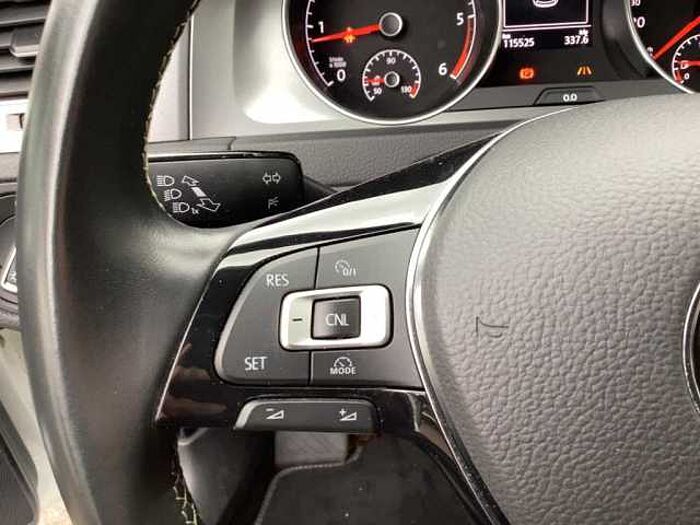 Volkswagen Golf 7 1.6TDI Lounge *Parksensoren*2-Zonen-Klima*