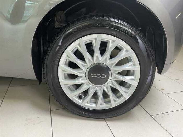 Fiat 500 Lounge 1.0 Hybrid CarPlay DAB Radio PDC hinten