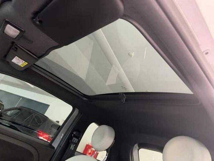 Fiat 500 Lounge 1.0 Hybrid CarPlay DAB Radio PDC hinten