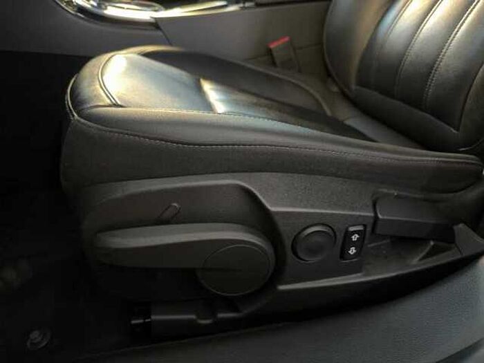 Opel Insignia Sports Tourer 1.6 Automatik *Navi*Leder*PDC*Sitzheizung*