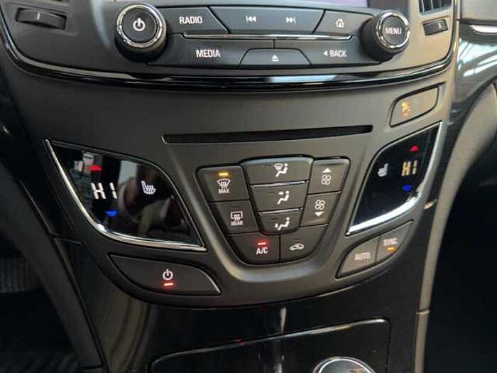 Opel Insignia Sports Tourer 1.6 Automatik *Navi*Leder*PDC*Sitzheizung*